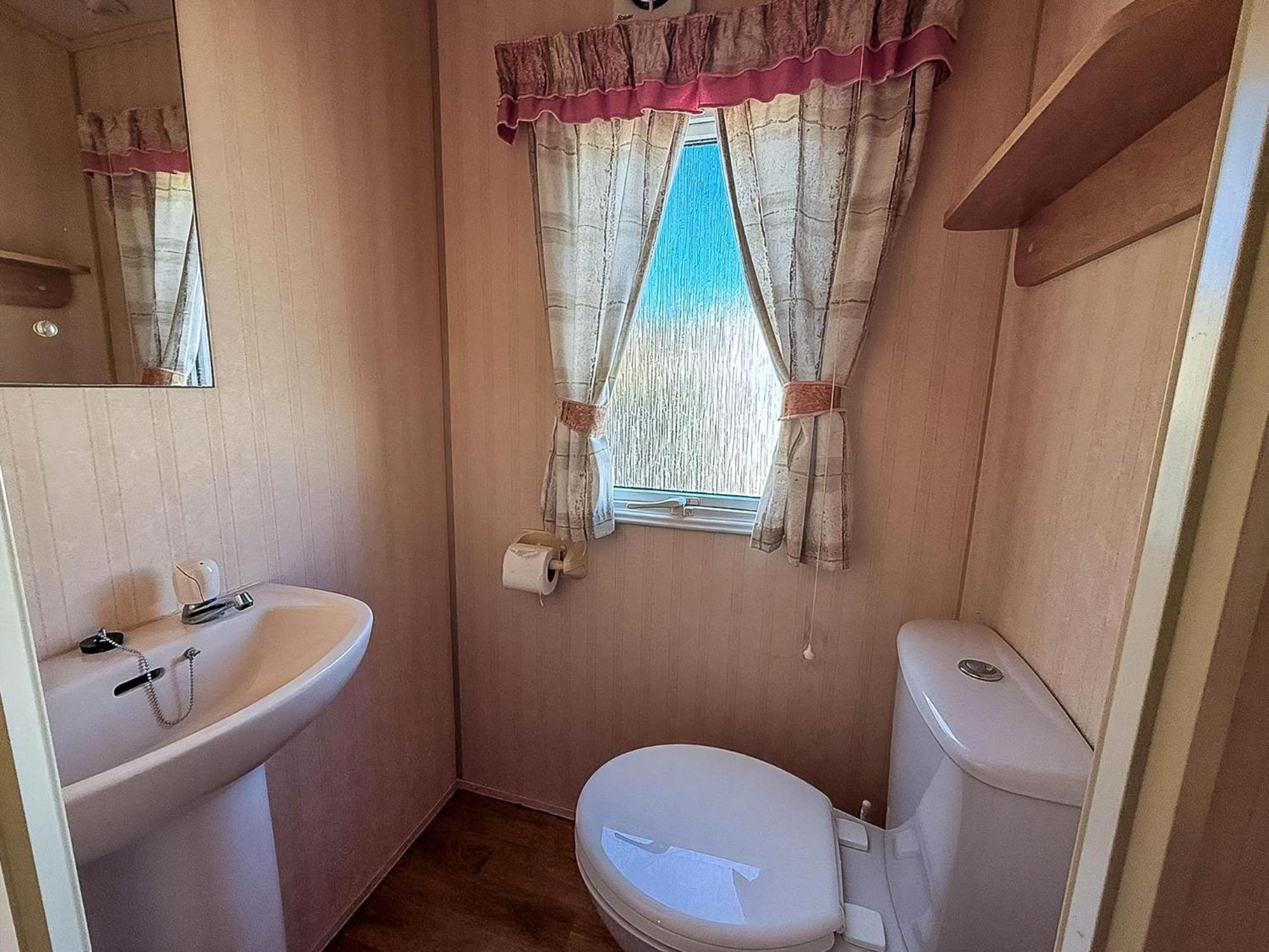 6 Berth Caravan In Hunstanton, Ideal For Seaside Holidays Ref 13004L 外观 照片